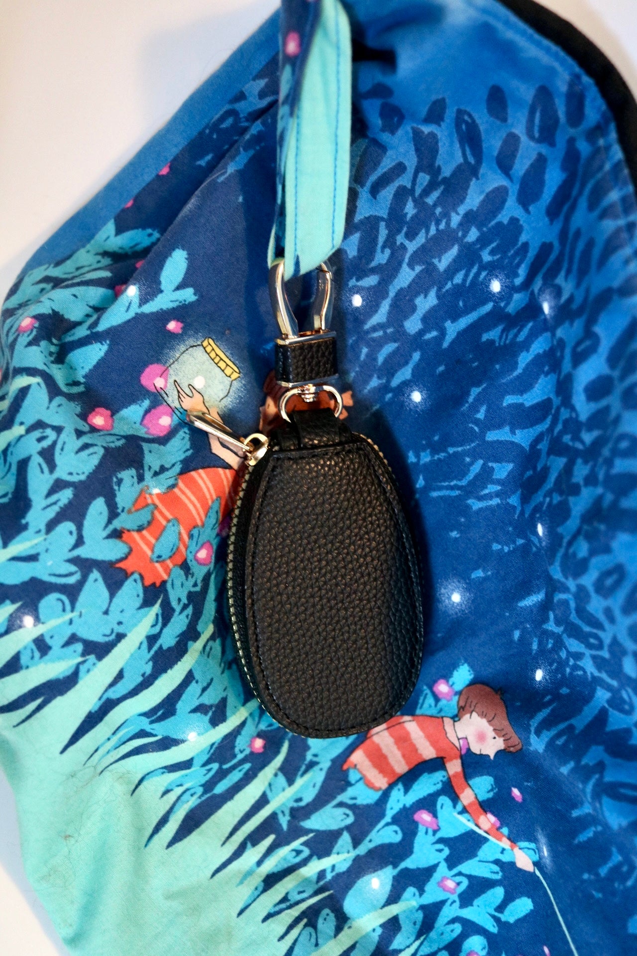 Clip On Notions Pouch with Heart Stitch Markers